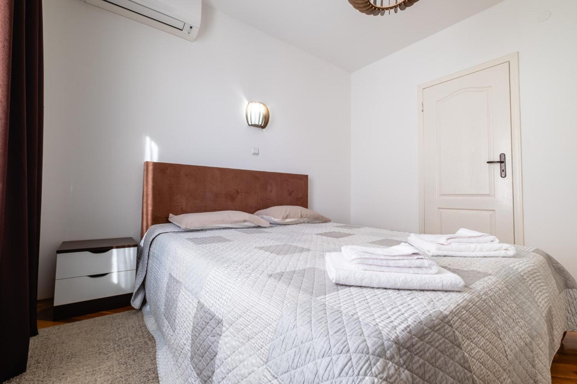 וארנה Seaside Serenity Charming Apartment By Sea Garden מראה חיצוני תמונה